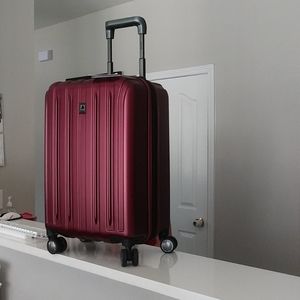 Titanium Hardside Expandable Luggage with Spinner